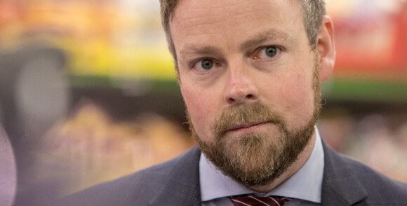 Rett vest med Rødt i vest